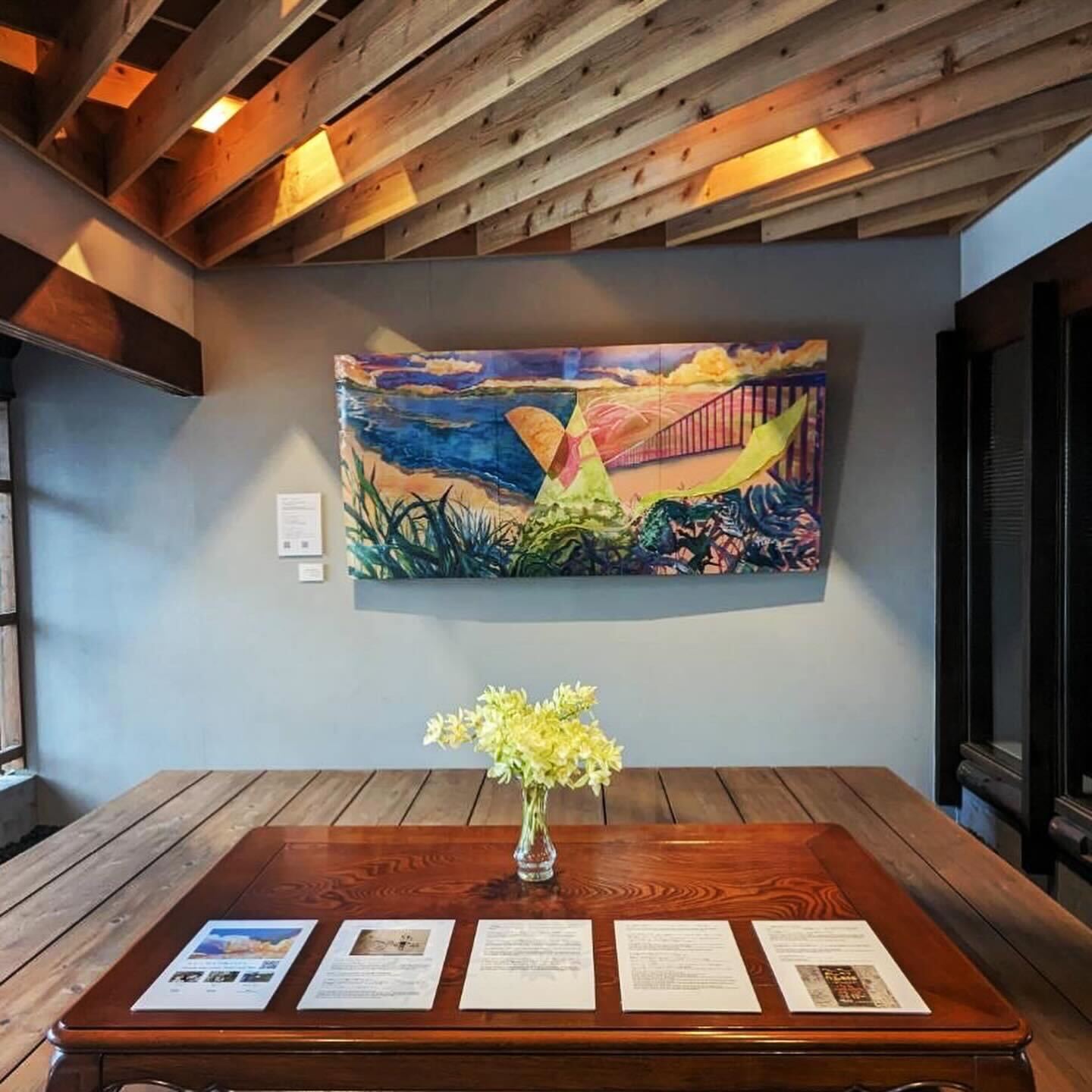 齊藤氏の絵画作品を展示中 | 静岡蒲原（かんばら）「まち泊」